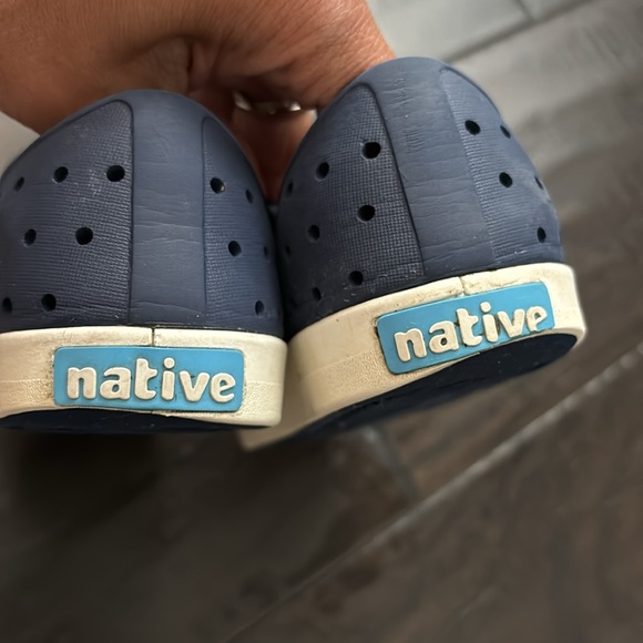 Native-Previously loved(size 1) navy blue - Picture 2 of 9